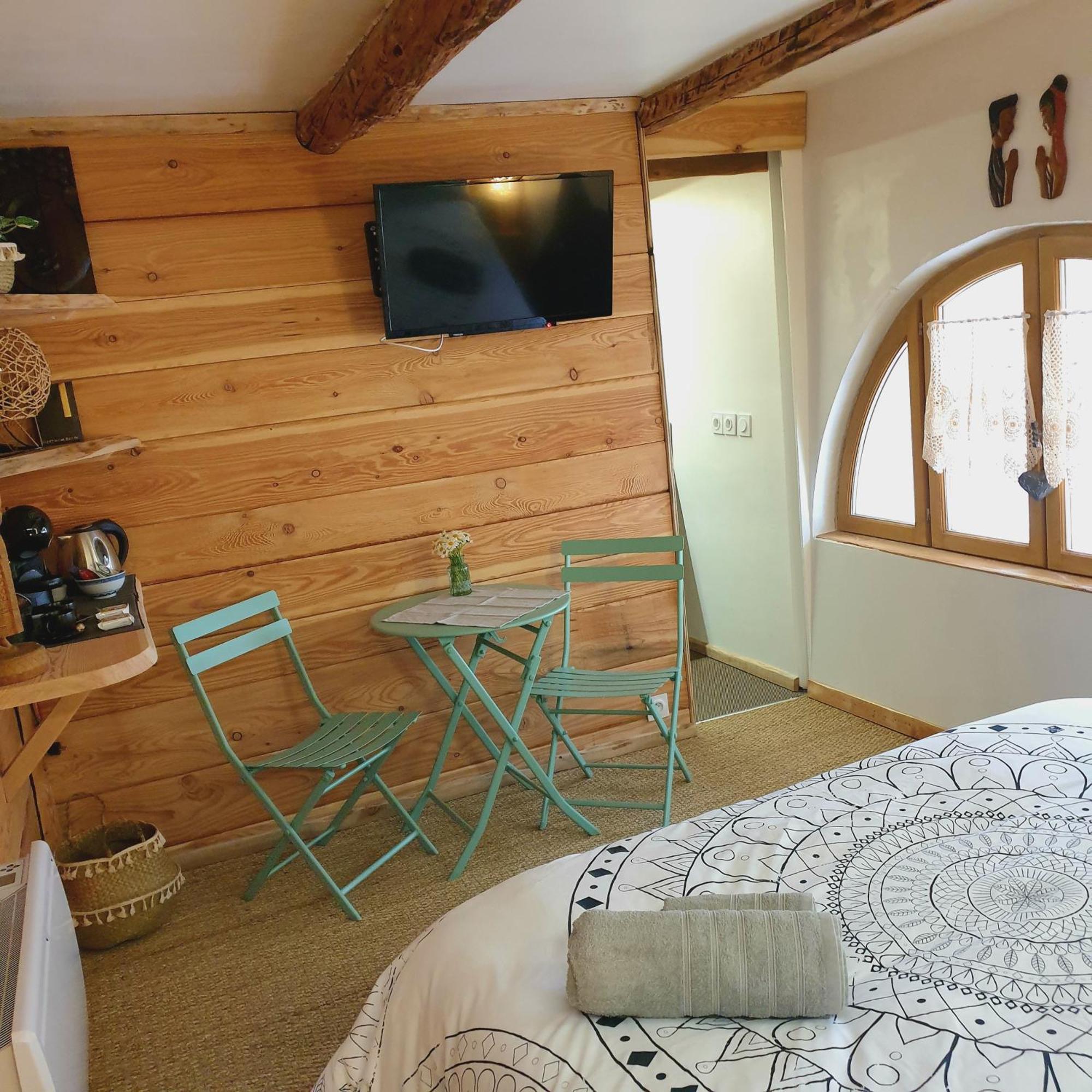 La Maison Basse Saint-Dalmas-le-Selvage 객실 사진